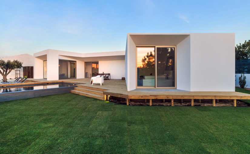 Czas budowy domu jest nie tylko wyjątkowy ale również niesłychanie oporny.