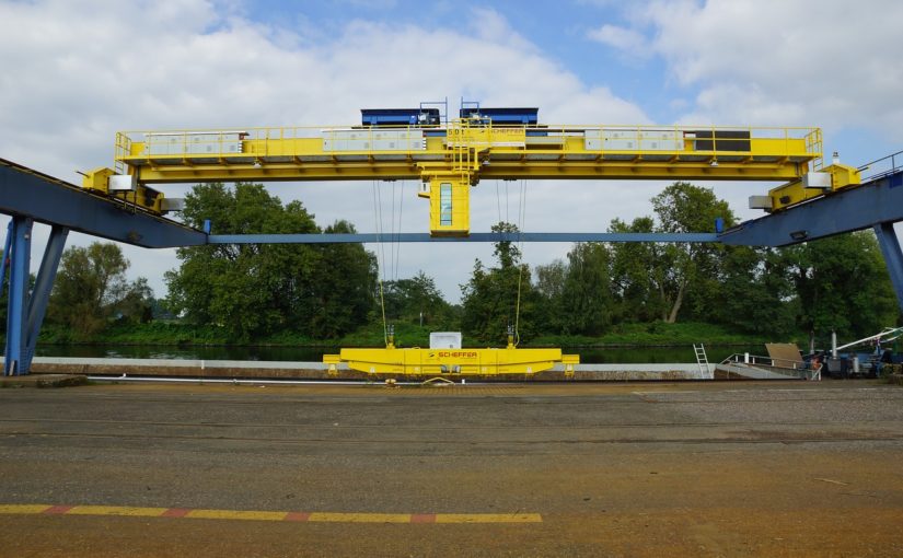 Firmy zajmujące się produkcją maszyn dysponują w propozycji domyślne warianty