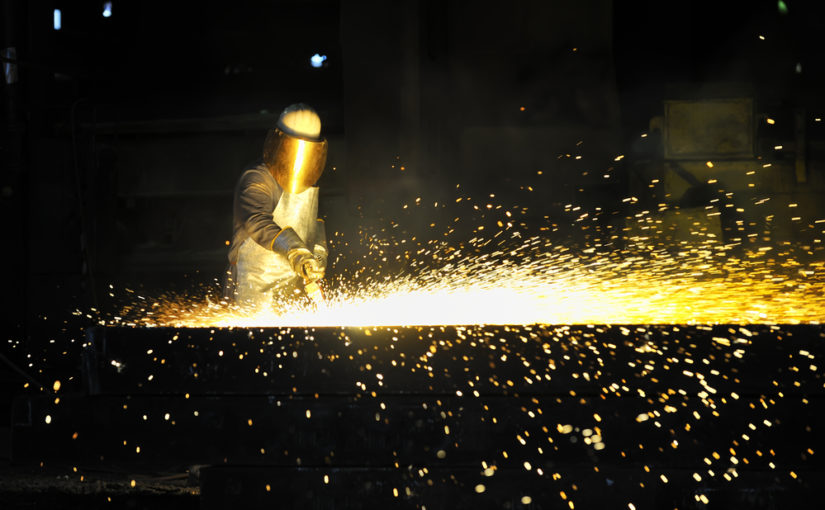 Jakie są najistotniejsze cechy jakościowe śrub i wkrętów i jak je przetestować?